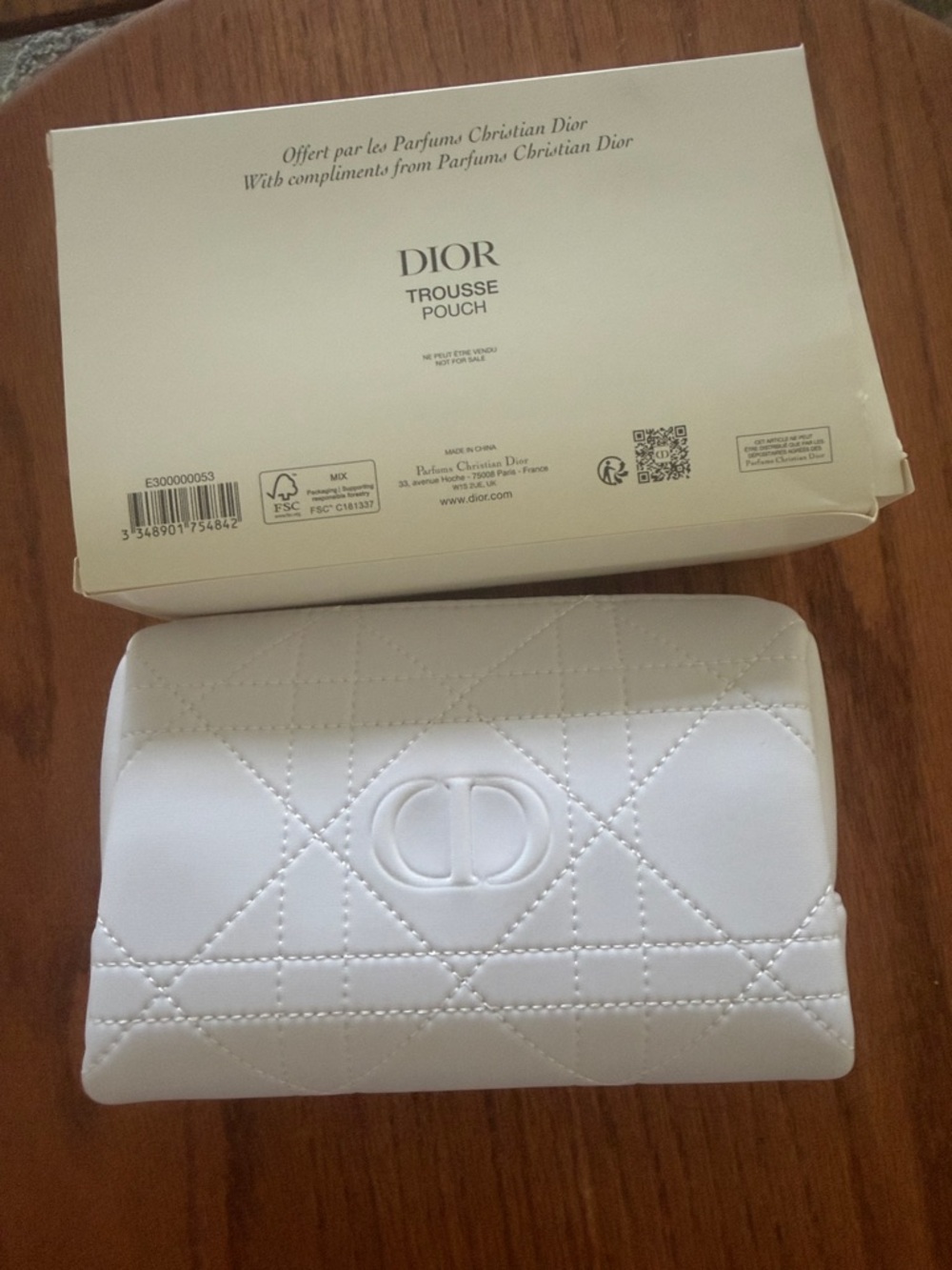 Dior White Quilted Leather Cosmetic Pouch - Picture 2 of 3